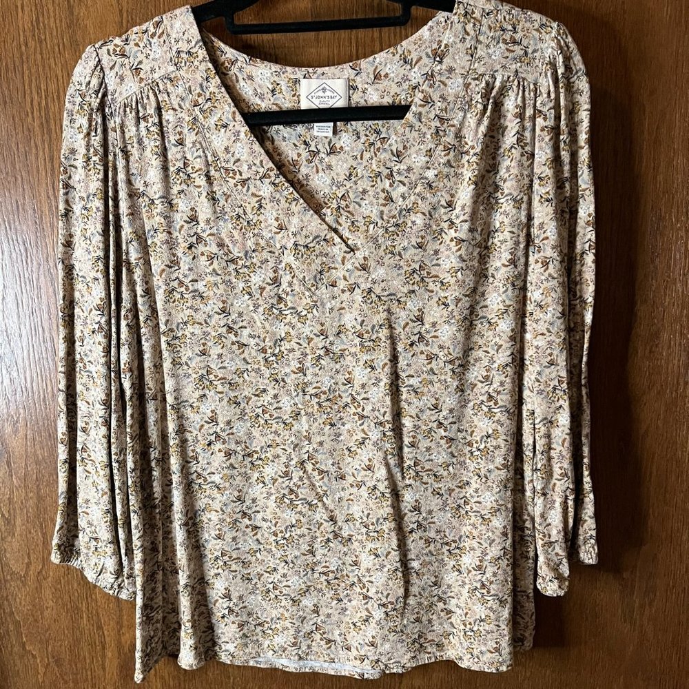St Johns Bay tan/khaki blouse sz M